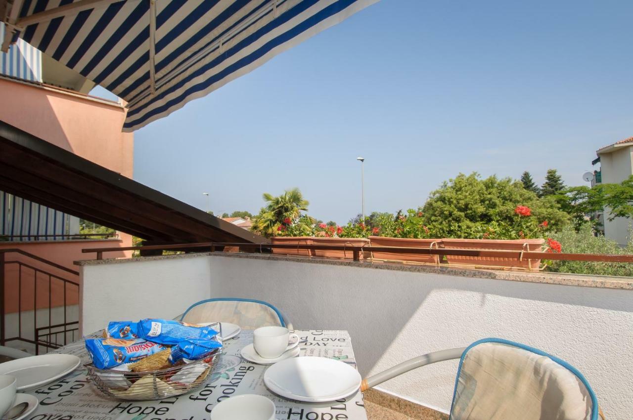 Apartments Nives Porec Bagian luar foto